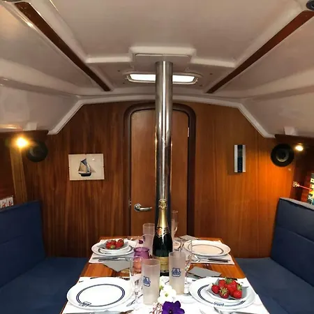 Úszó hotel Libertyboating