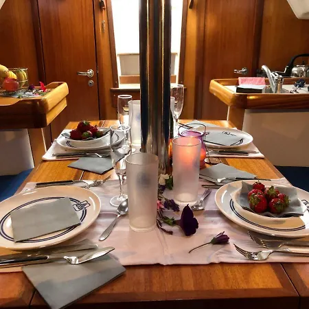 Úszó hotel Libertyboating *
