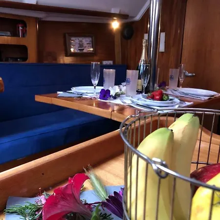 Úszó hotel Libertyboating