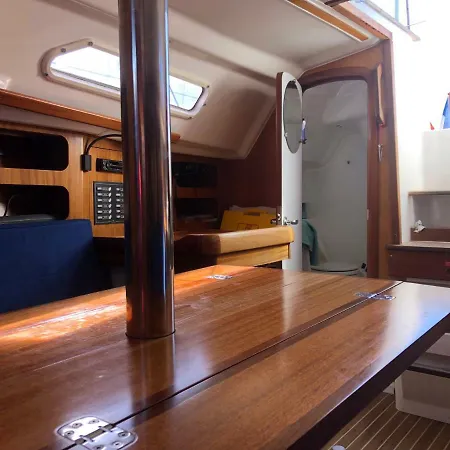 Botel Libertyboating *
